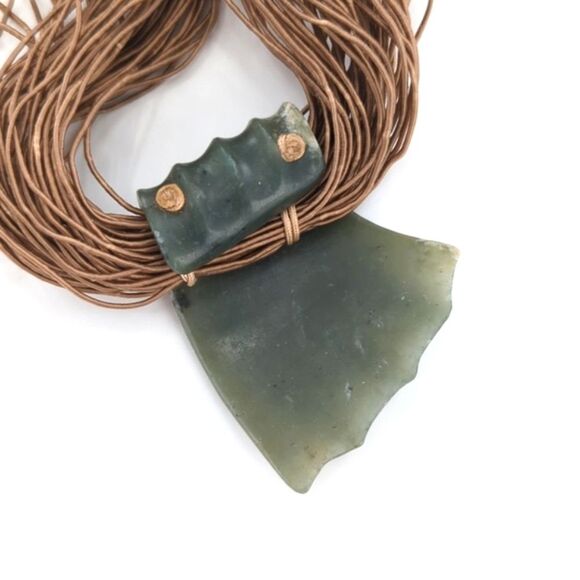 Vintage Carved Jade Large Shell String Beach Ocean Boho Pendant Necklace - Picture 5 of 5